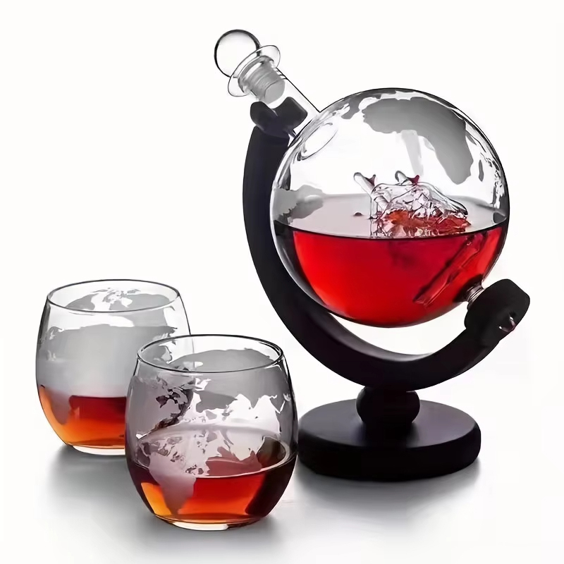 Decanter Globe Set - 850ML クリエイティブグローブデカンタセット、鉛フリーカラフェ絶妙な木製スタンドと2つのグラスウィスキーデカンタグローブグレードギフト