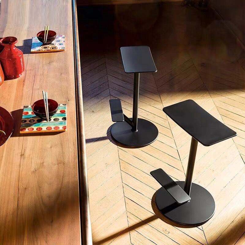 Home Bar Seating - モダンなメタルハイバースツール、スカンジナビア風カウンターチェア、キッチンアイランドスツール、ホームカフェ、高級オフィス、受付用シート