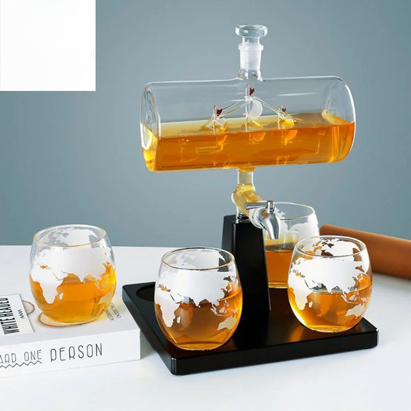 アンティーク調のウイスキーデカンタ、ワインシップデカンタセッ - Decanter Globe Set のレビューと価格